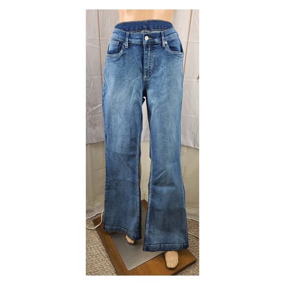 Venus Women 12R Bell Bottom Flared Leg Jeans Medium Wash Blue 5-Pocket - Picture 1 of 7